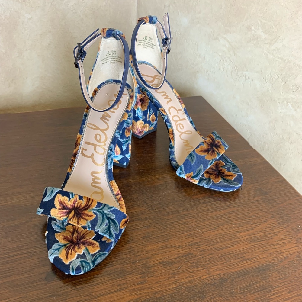 Sam Edelman Yaro floral fabric block heel 4”